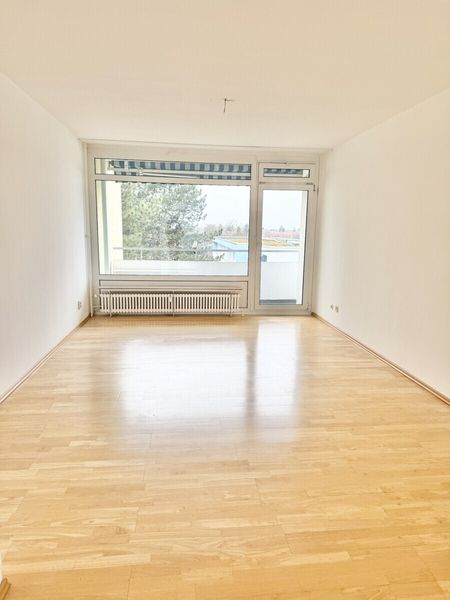 Lichtdurchflutete 3-Zimmer-Wohnung mit Balkon, Einbauküche und Stellplatz in Heidelberg-Rohrbach